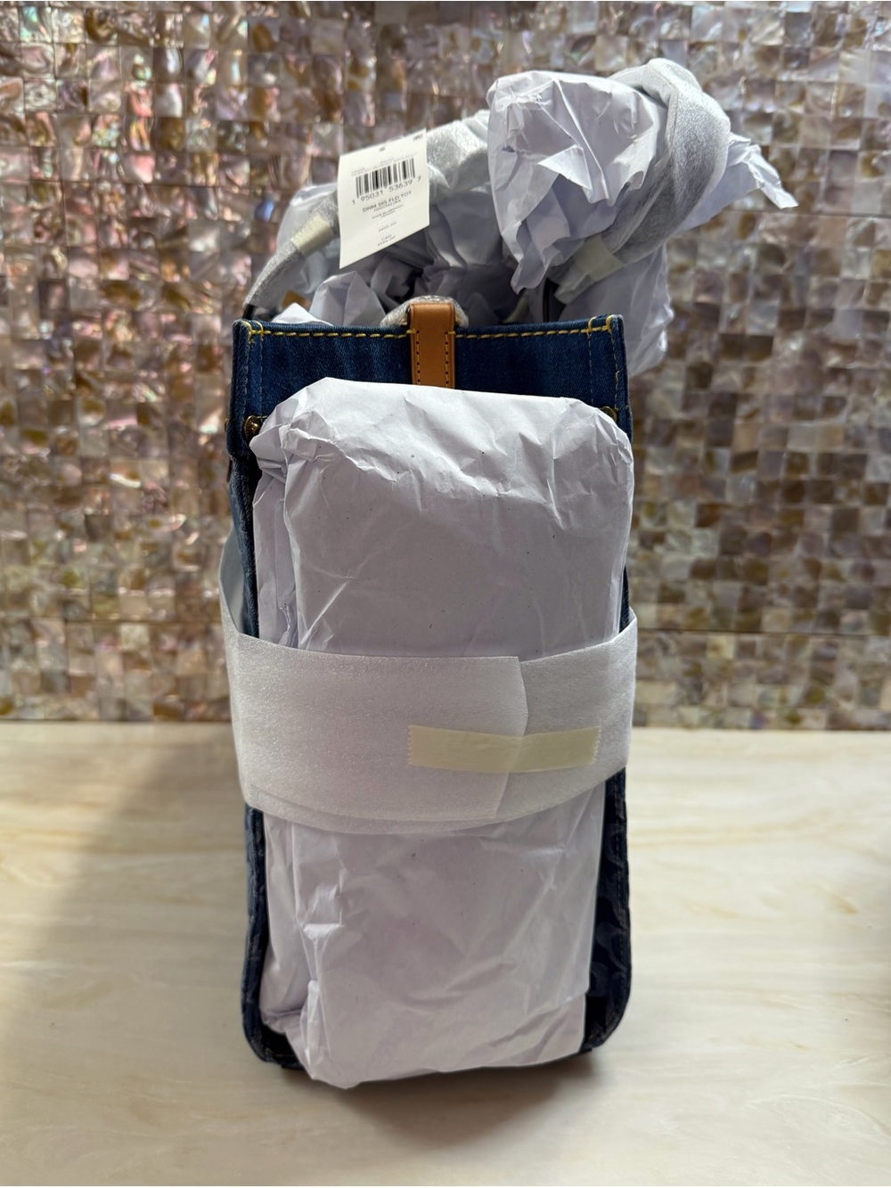 Brand-new Coach Field Tote 30 in Signature Denim, style CA108 - Picture 4 of 6